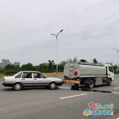 青原區交警聯合多部門開展“四位一體”交通事故應急救援演練，應急指揮車現場發揮關鍵作用