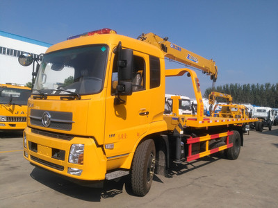 東風天錦一拖二帶吊清障車 應急救援的多功能利器