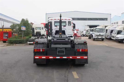 重汽汕德卡前四后八勾臂垃圾車 城市應急保障的多功能利器